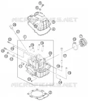 CYLINDER HEAD 