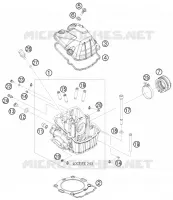 CYLINDER HEAD 