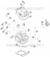 CYLINDER HEAD 
