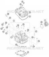CYLINDER HEAD 