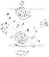 CYLINDER HEAD 