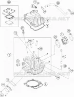 CYLINDER HEAD 