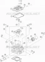 CYLINDER HEAD 