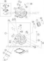 CYLINDER HEAD 